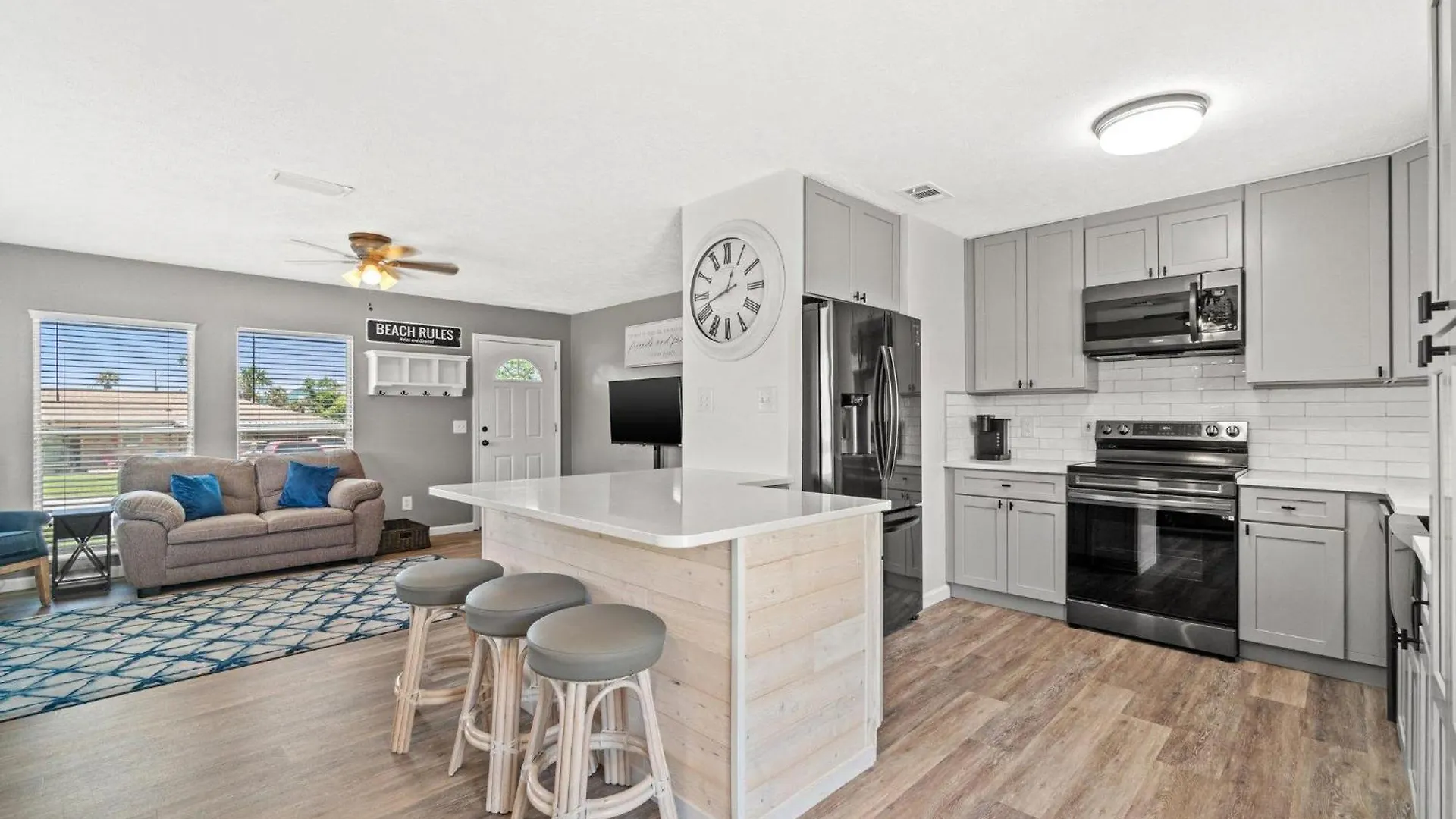Апартаменты Sunny Daze Cottage By Beach Haven Vacation Rentals Панама-Сити